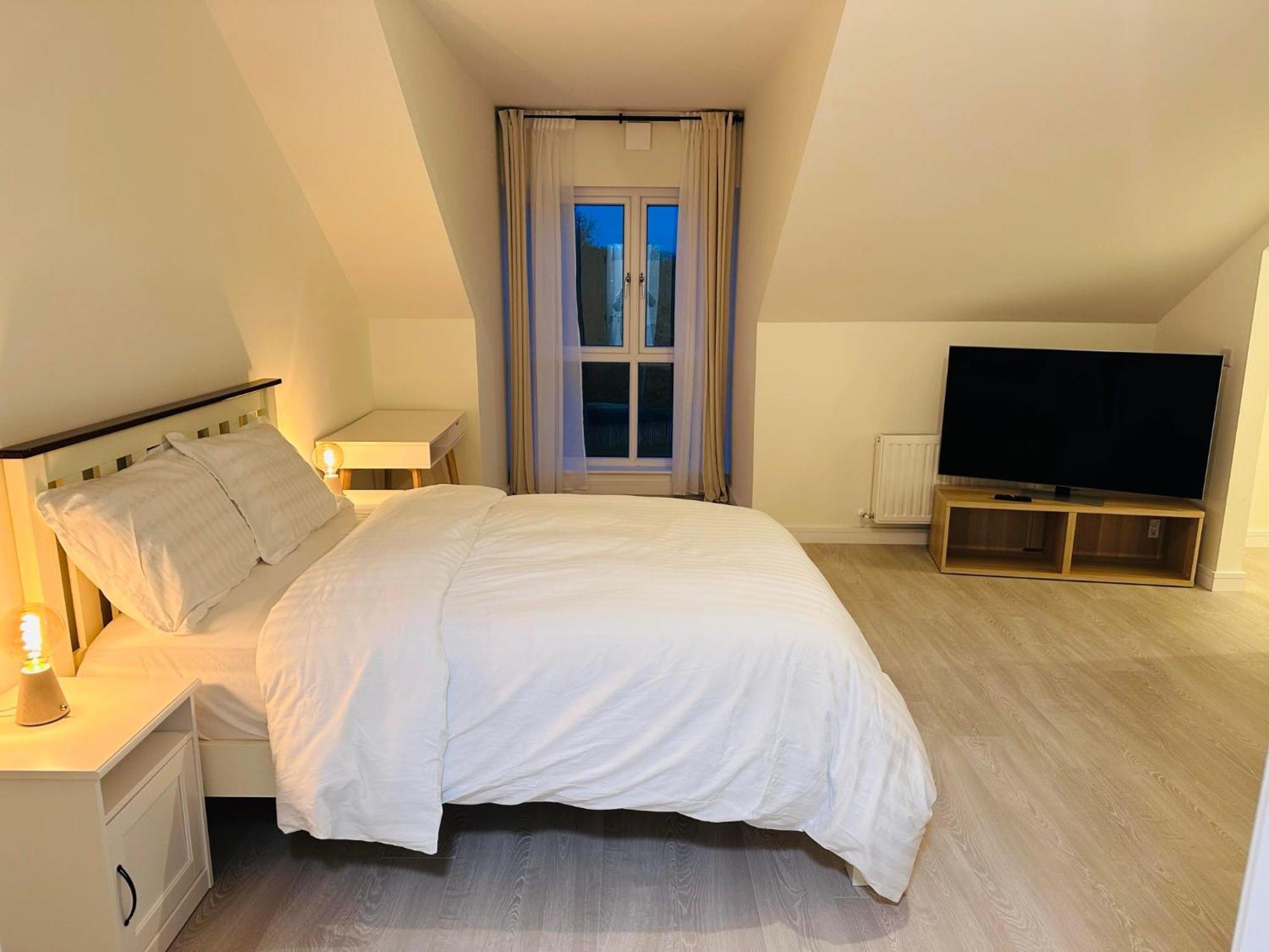 King Room With Ensuite In Dublin คลอนดัลคิน ภายนอก รูปภาพ